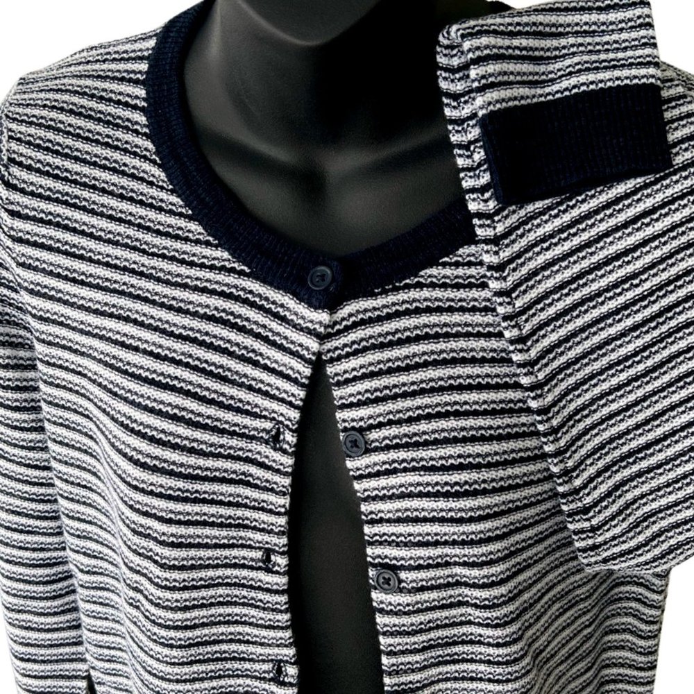 🌸4/$20🌸 Striped Lightweight Button Cardigan